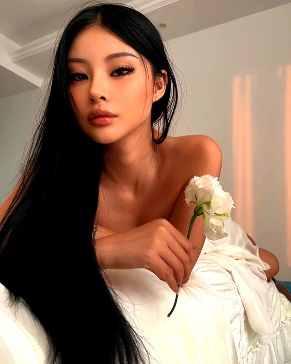 ll.lu1s instagram image archive image