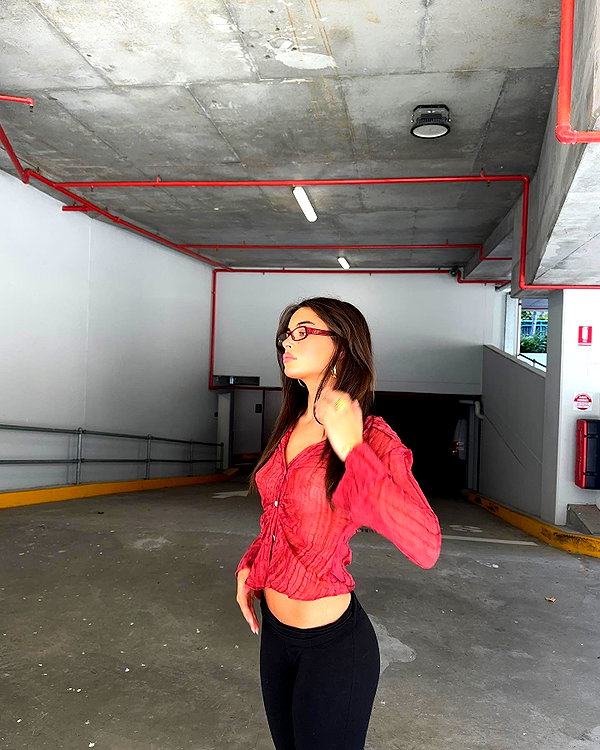 oliviaphillipps instagram image archive image