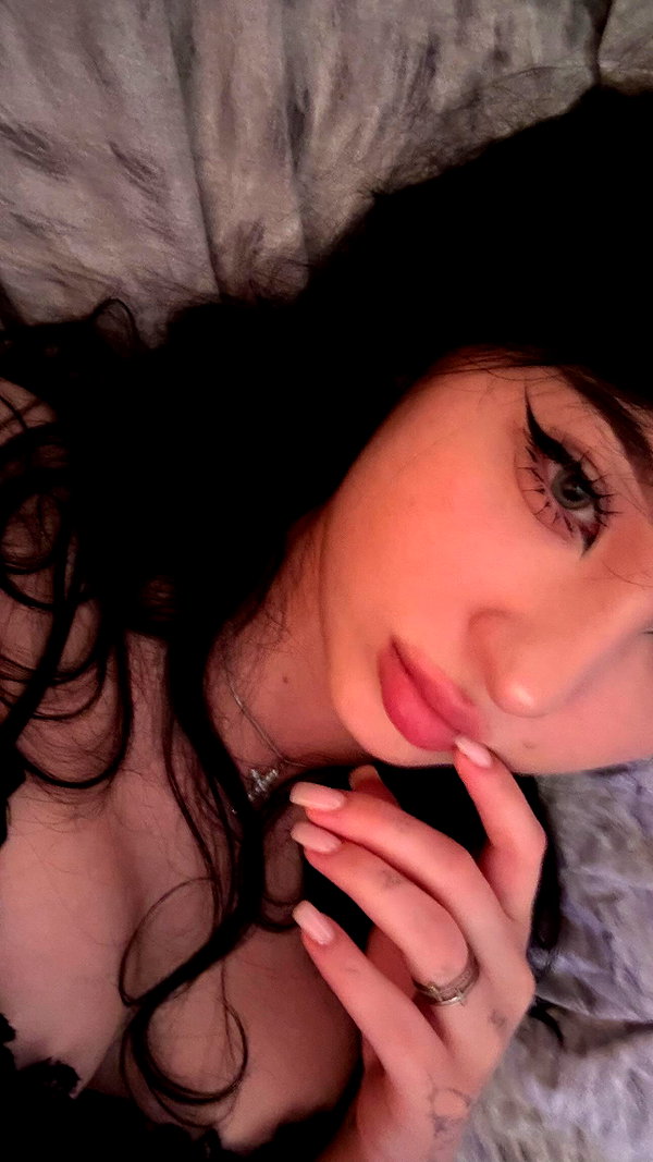 llofreaki instagram image archive image