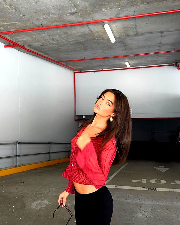 oliviaphillipps instagram image archive image