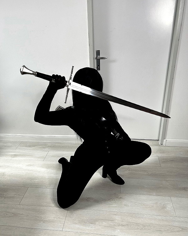 andasrose instagram image archive image
