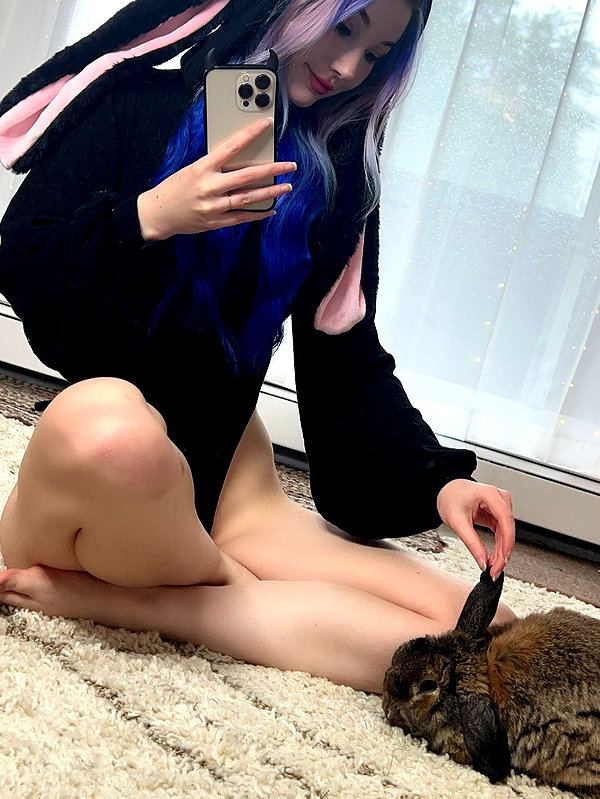 danielle.mercedie instagram image archive image