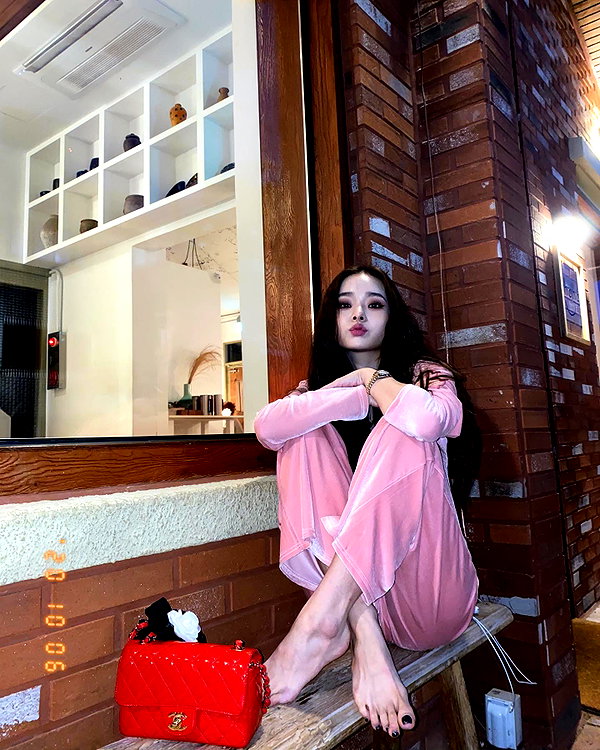 dear.zia instagram image archive image