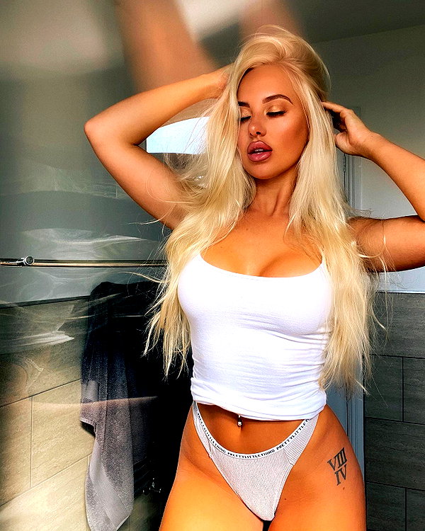 rhiannonbluee instagram image archive image