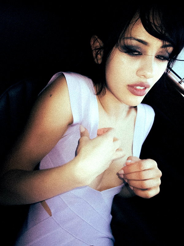 leonanaomii instagram image archive image