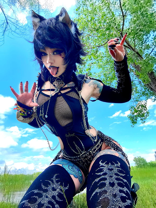 glowjelii instagram image archive image