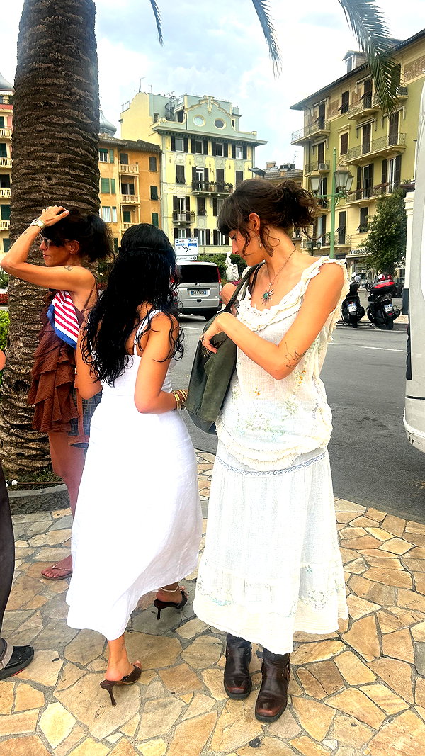 devalluna instagram image archive image