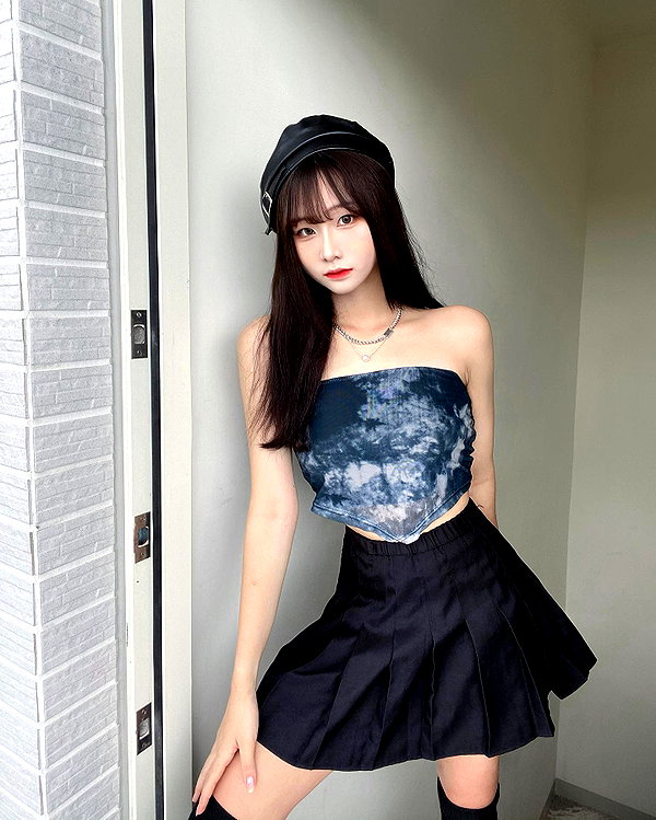 lai_931201 instagram image archive image