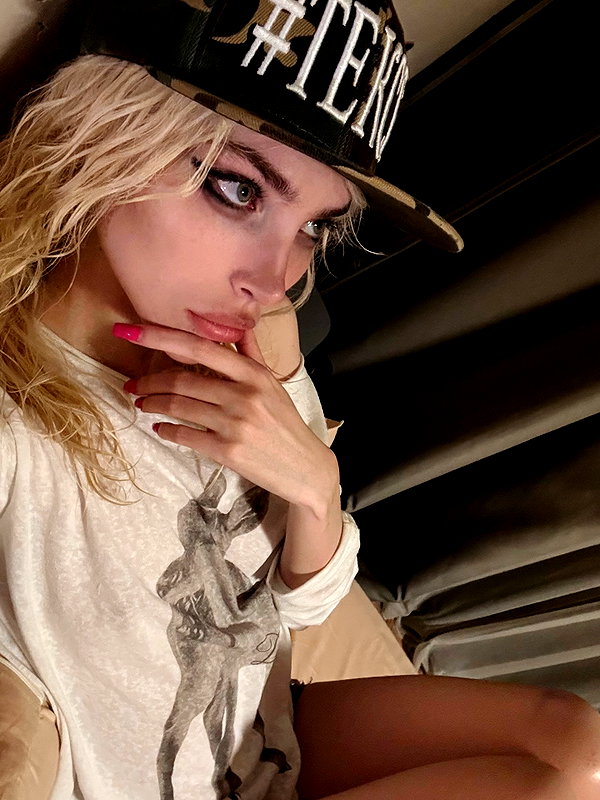 anya4everr instagram image archive image