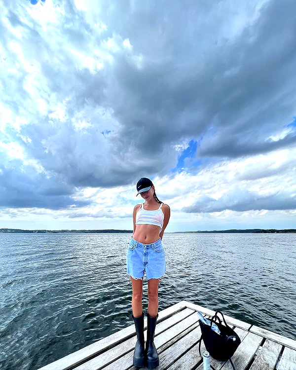 haileybieber instagram image archive image