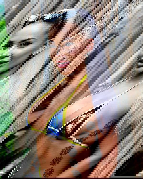 itshayleydavies itshayleydavies archive image