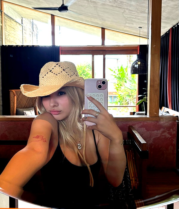 niisadurmaz instagram image archive image