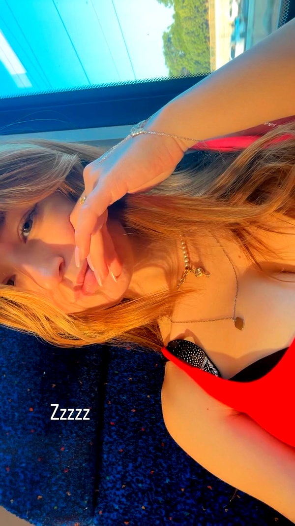 mily8s instagram image archive image