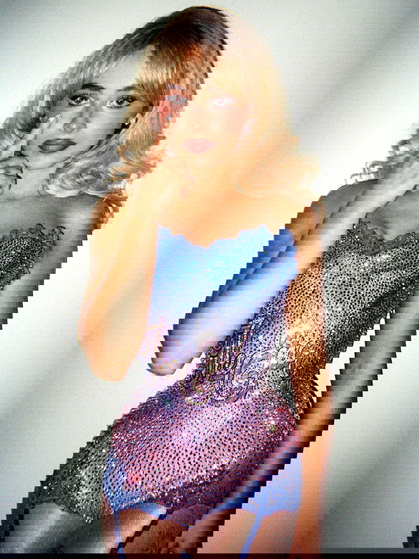 sabrinacarpenter sabrinacarpenter archive image