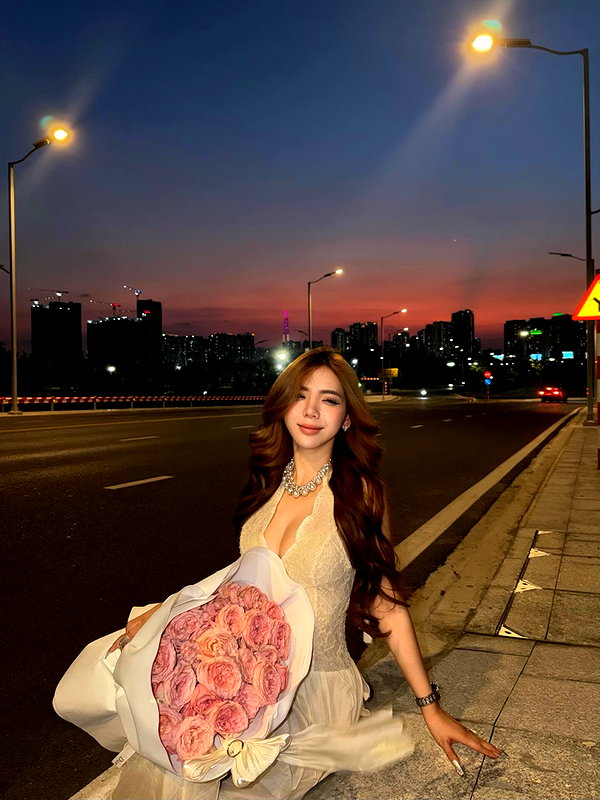 lyhythuedoxinh instagram image archive image