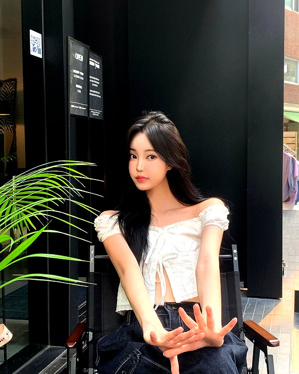 daxbin instagram image archive image