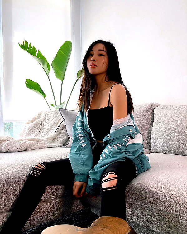 emily.ghoul instagram image archive image