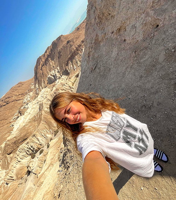 mishel_d_ instagram image archive image