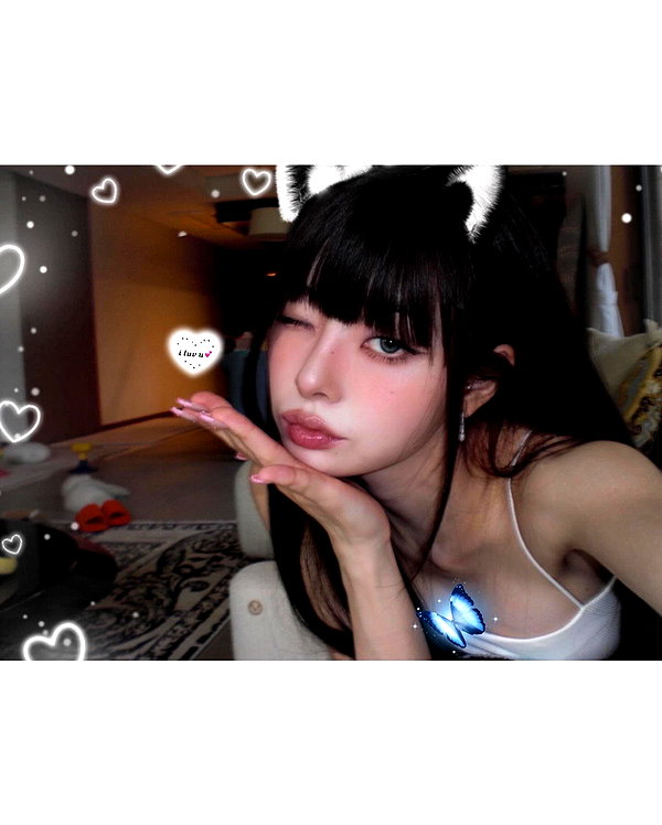 dear.zia instagram image archive image