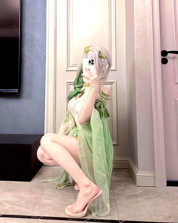 gallery_cosplayer instagram image archive image