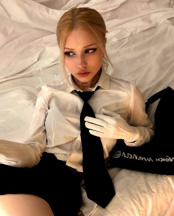 aseynat0r instagram image archive image