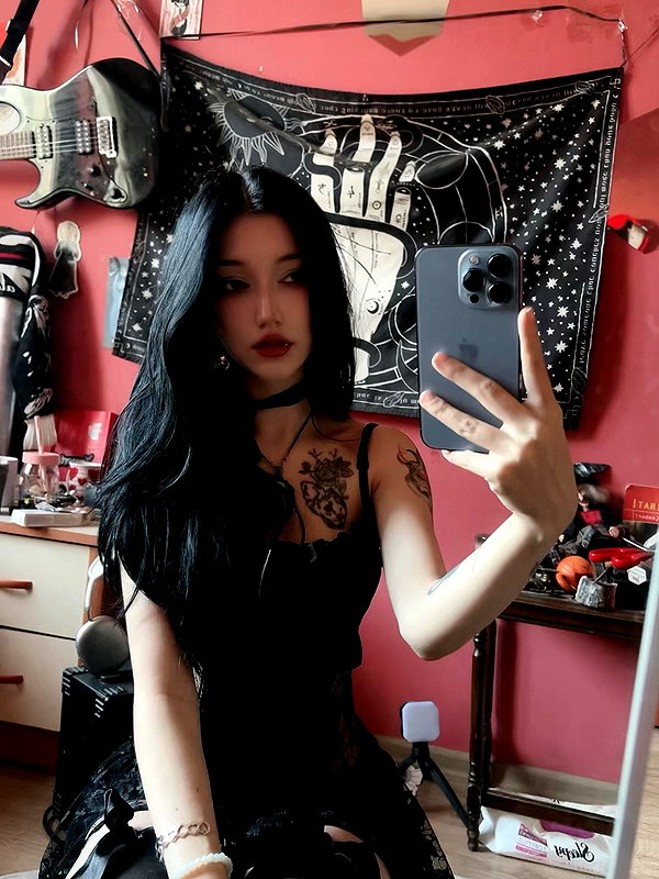 madamist_ instagram image archive image