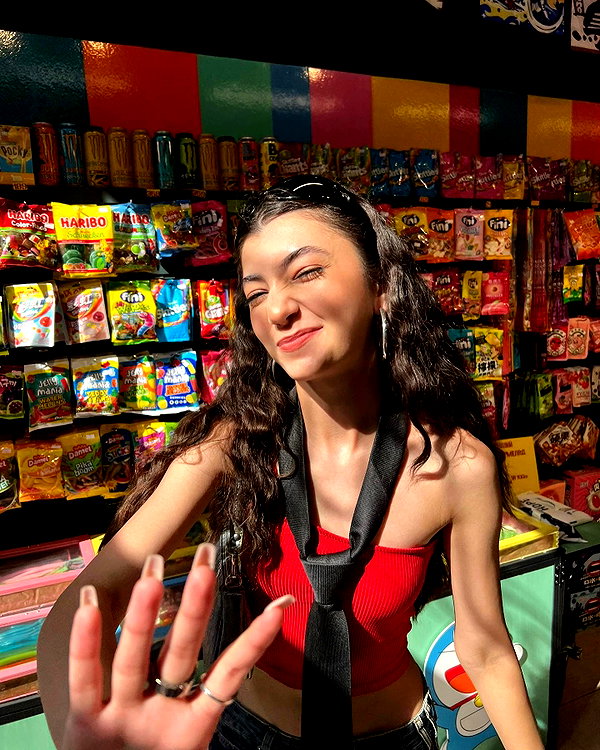 zarinamartinna instagram image archive image