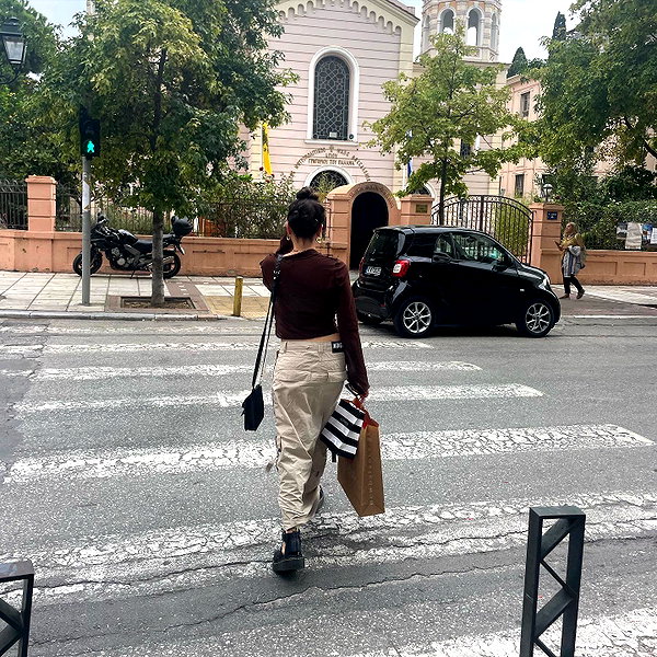 romi_henenson instagram image archive image