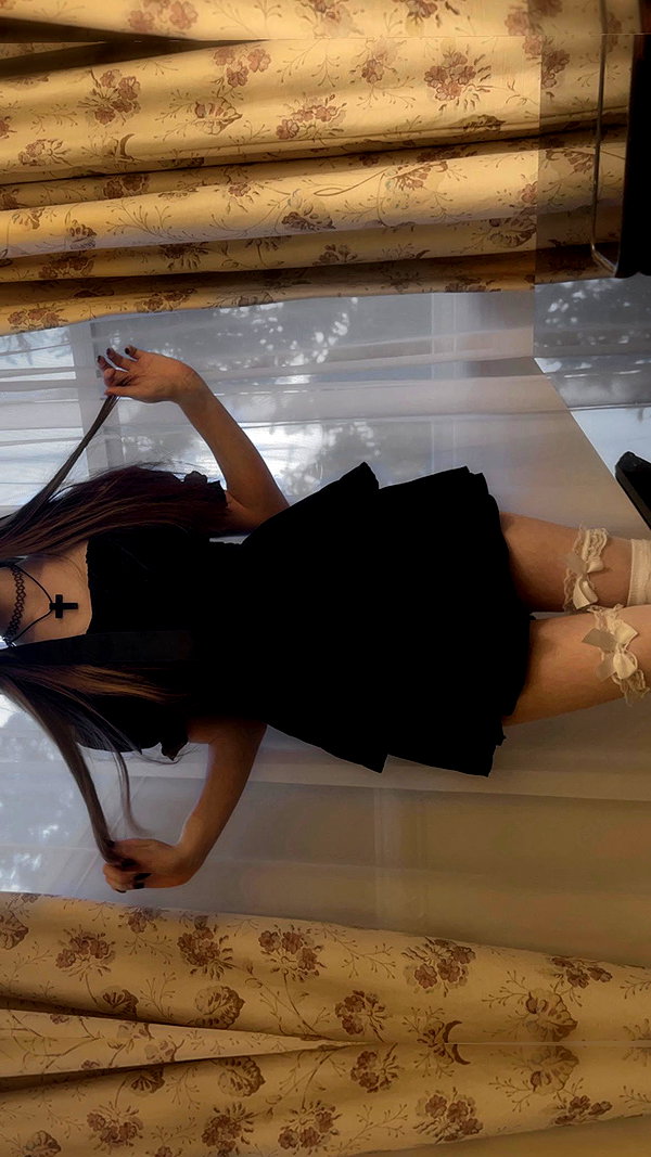 krystallea.cs instagram image archive image