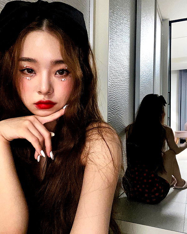 dear.zia instagram image archive image