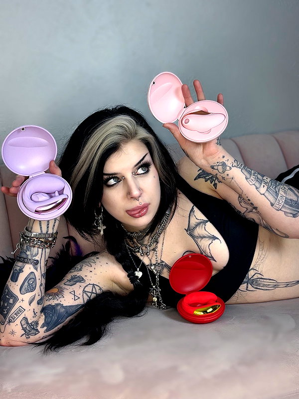 yeahimcaroline instagram image archive image