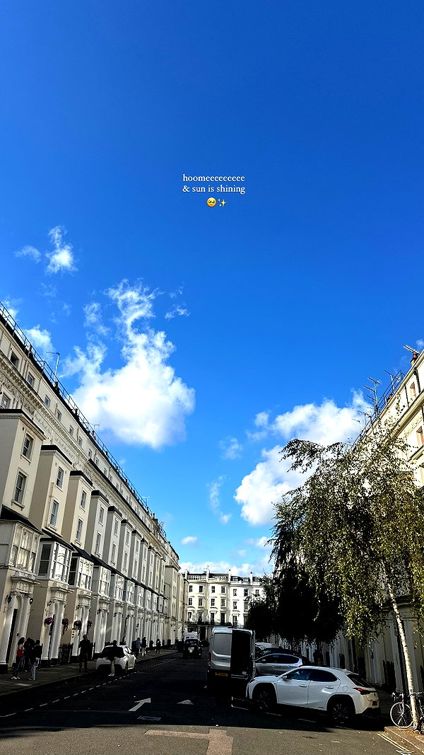 oliviaphillipps instagram image archive image