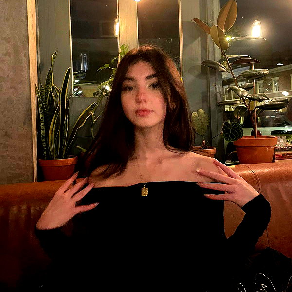 elizabrowne_ instagram image archive image