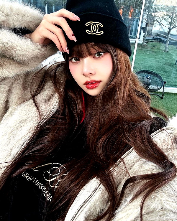 dear.zia instagram image archive image