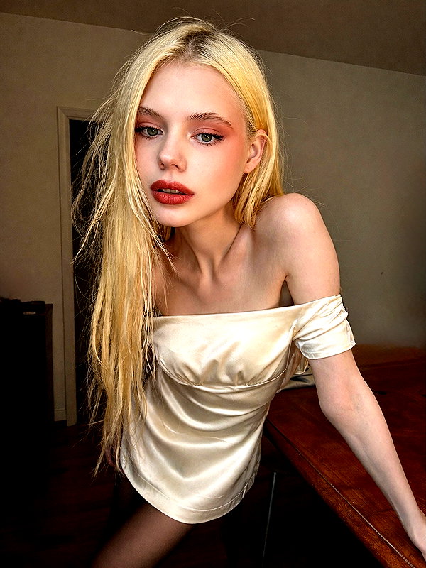 alisen.mari instagram image archive image