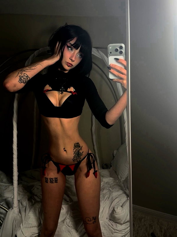 Archived image from @deadangelfiles on Instagram