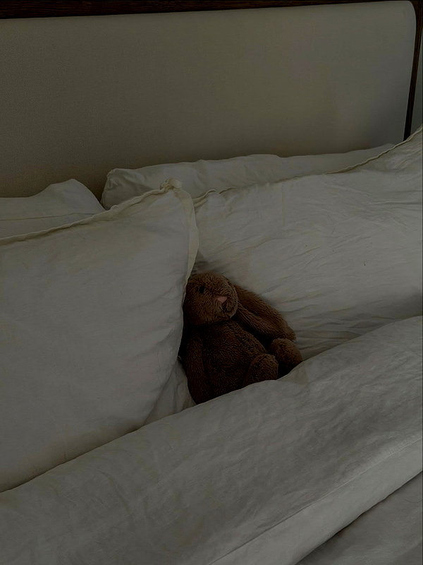 oliviaphillipps instagram image archive image