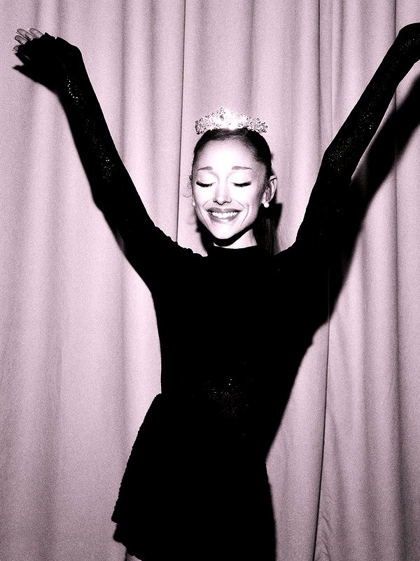 arianagrande arianagrande archive image