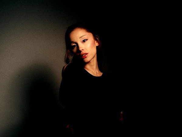 arianagrande instagram image archive image