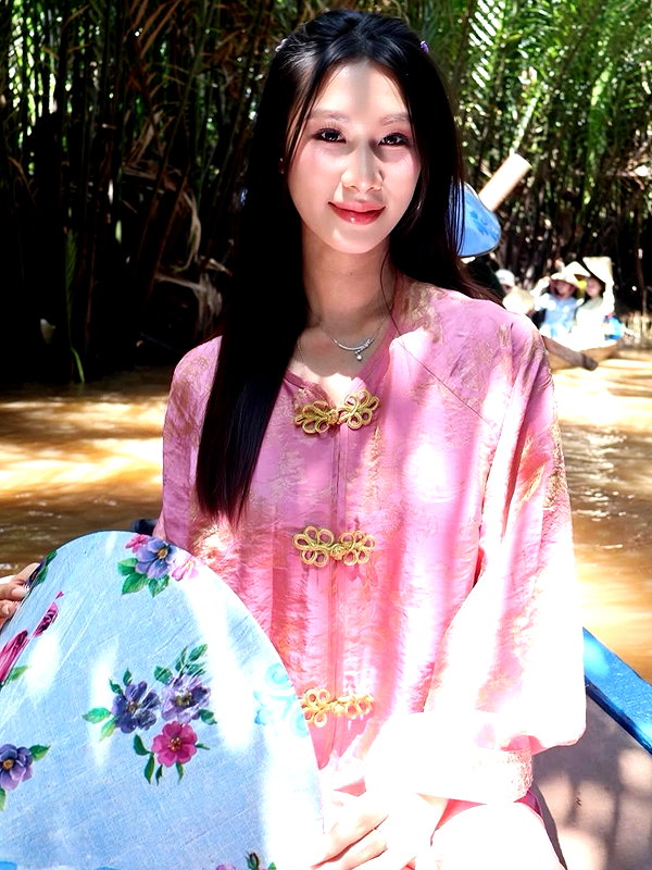 lyhythuedoxinh instagram image archive image
