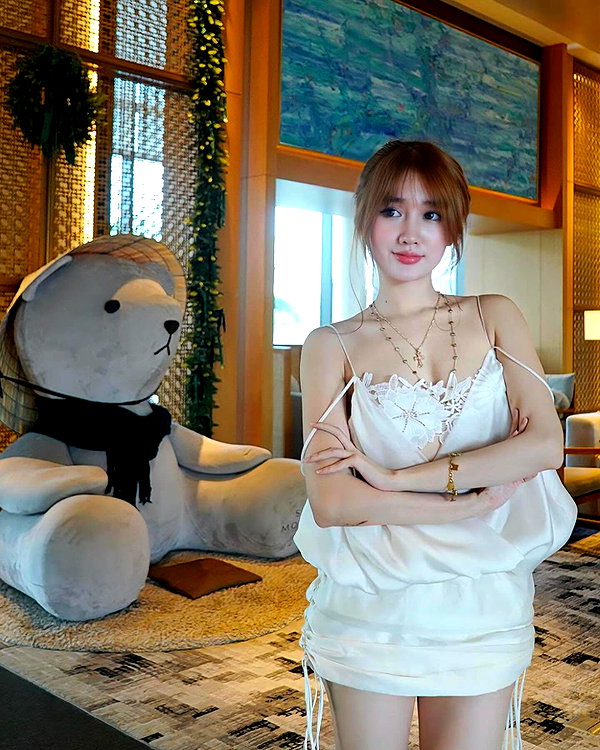 lyhythuedoxinh instagram image archive image