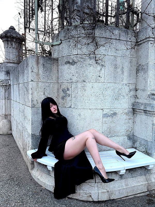andasrose instagram image archive image