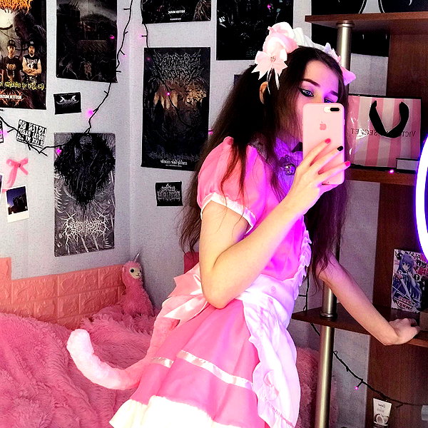 tiny.eviluv instagram image archive image