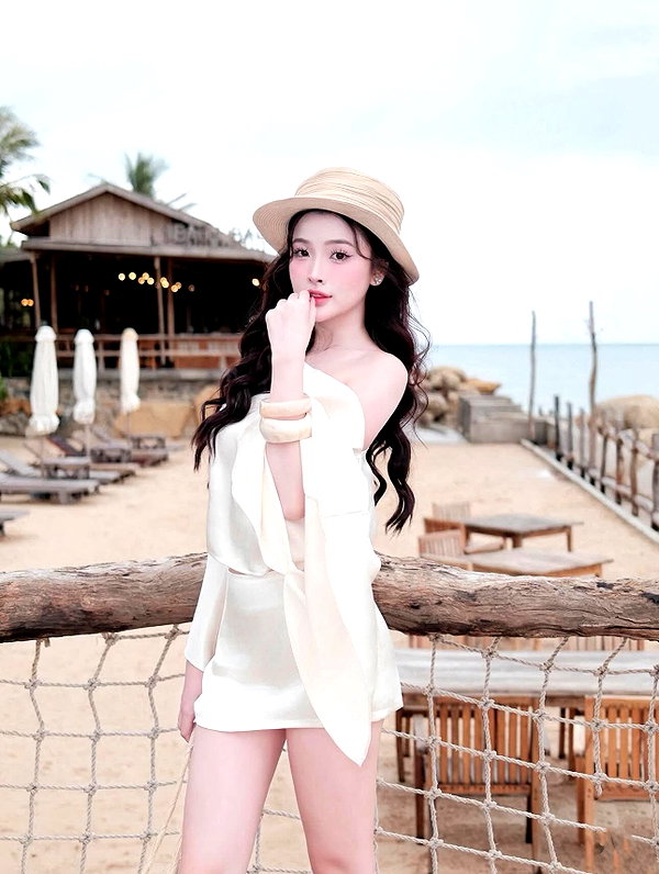 lyhythuedoxinh instagram image archive image