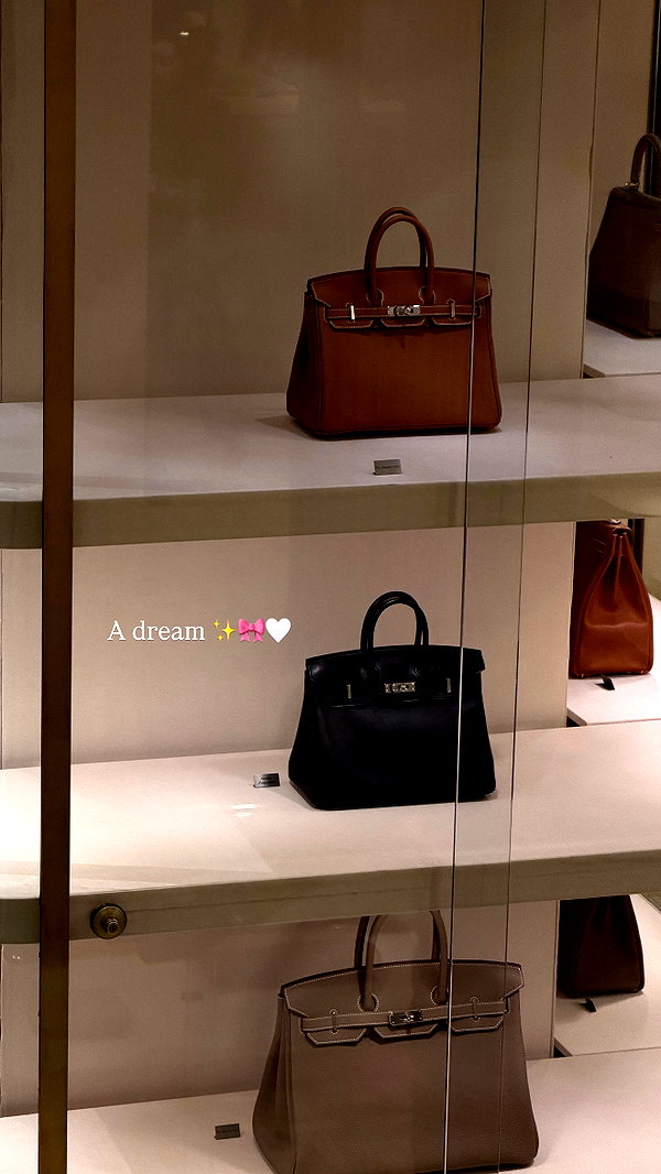 zoeliss instagram image archive image