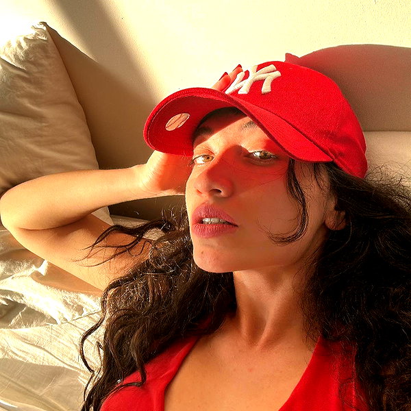 romi_henenson instagram image archive image