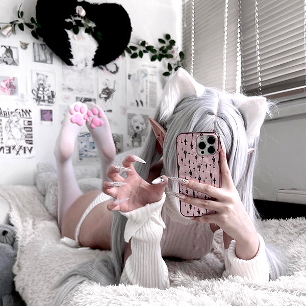 pur.cos instagram image archive image