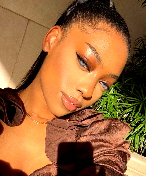 baddiesessence instagram image archive image