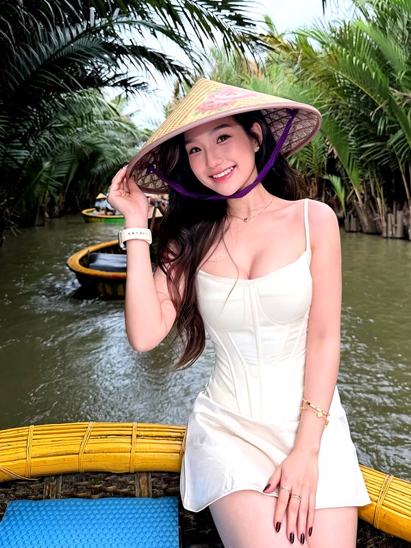 lyhythuedoxinh instagram image archive image