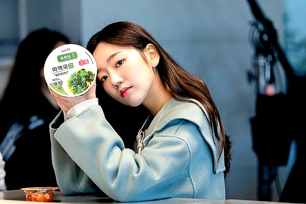 hyeweon__ instagram image archive image